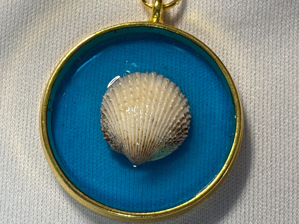 Ocean Blue Round Seashell Necklace