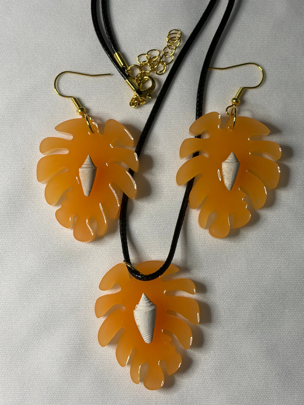 Resin Tropical Leaf & Seashell Jewelry Set
