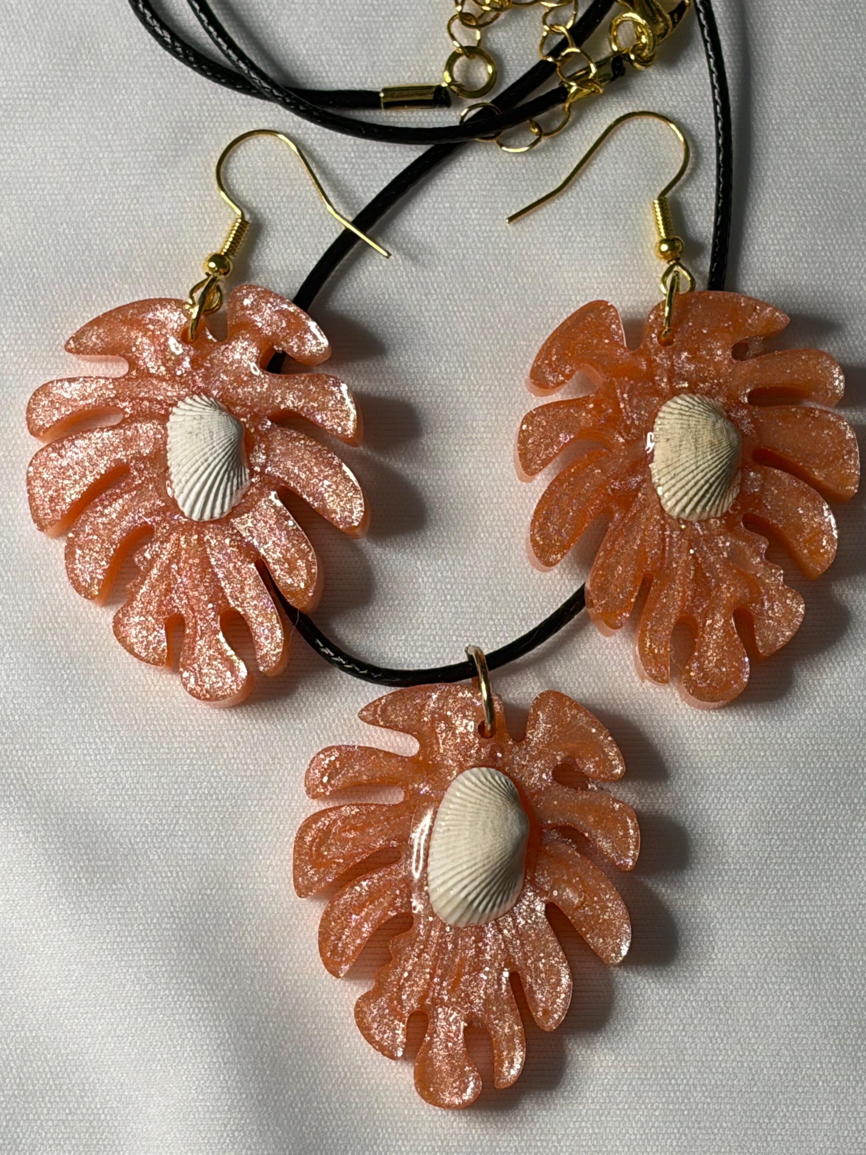 Resin Tropical Leaf & Seashell Jewelry Set