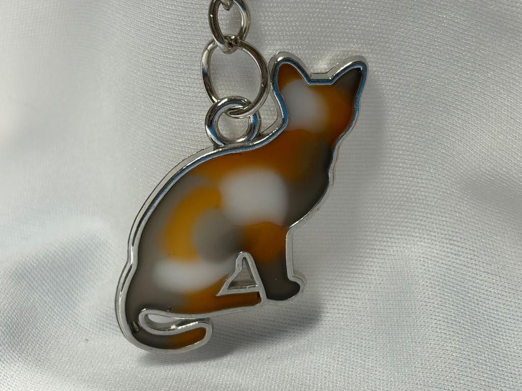 Personalized Sitting Cat Keychain