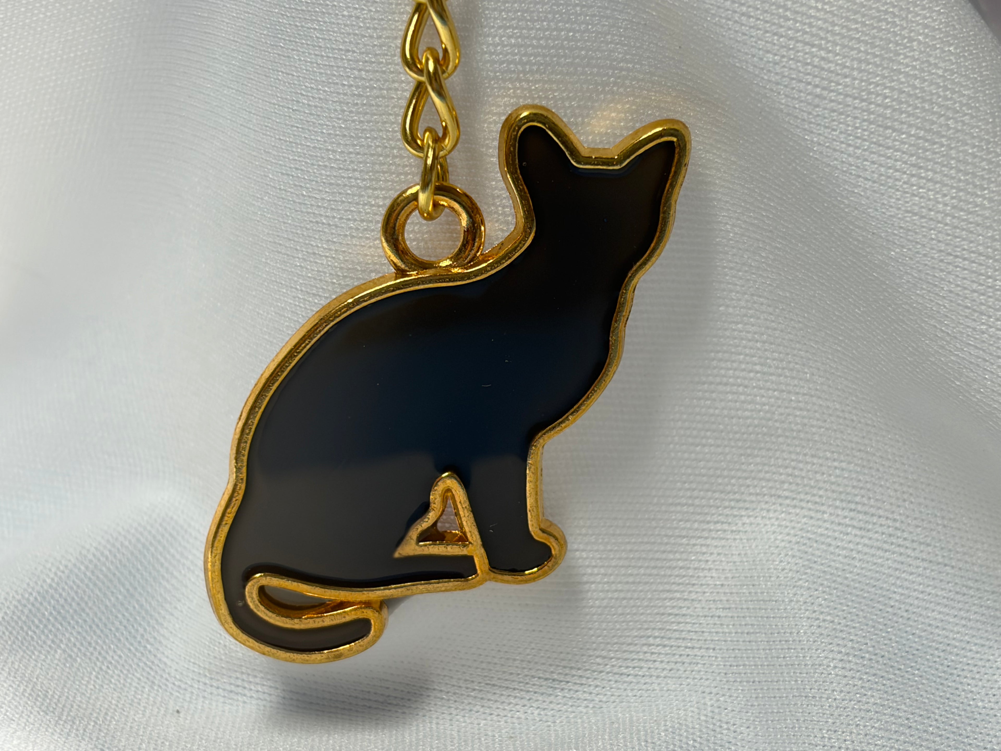 Personalized Sitting Cat Keychain